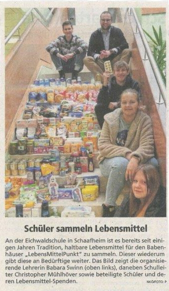 Schüler sammeln Lebensmittel